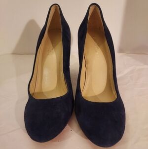 Via Spiga Vero Cuoio "Carmen" Navy Blue Suede Block Heels in Size 7 M